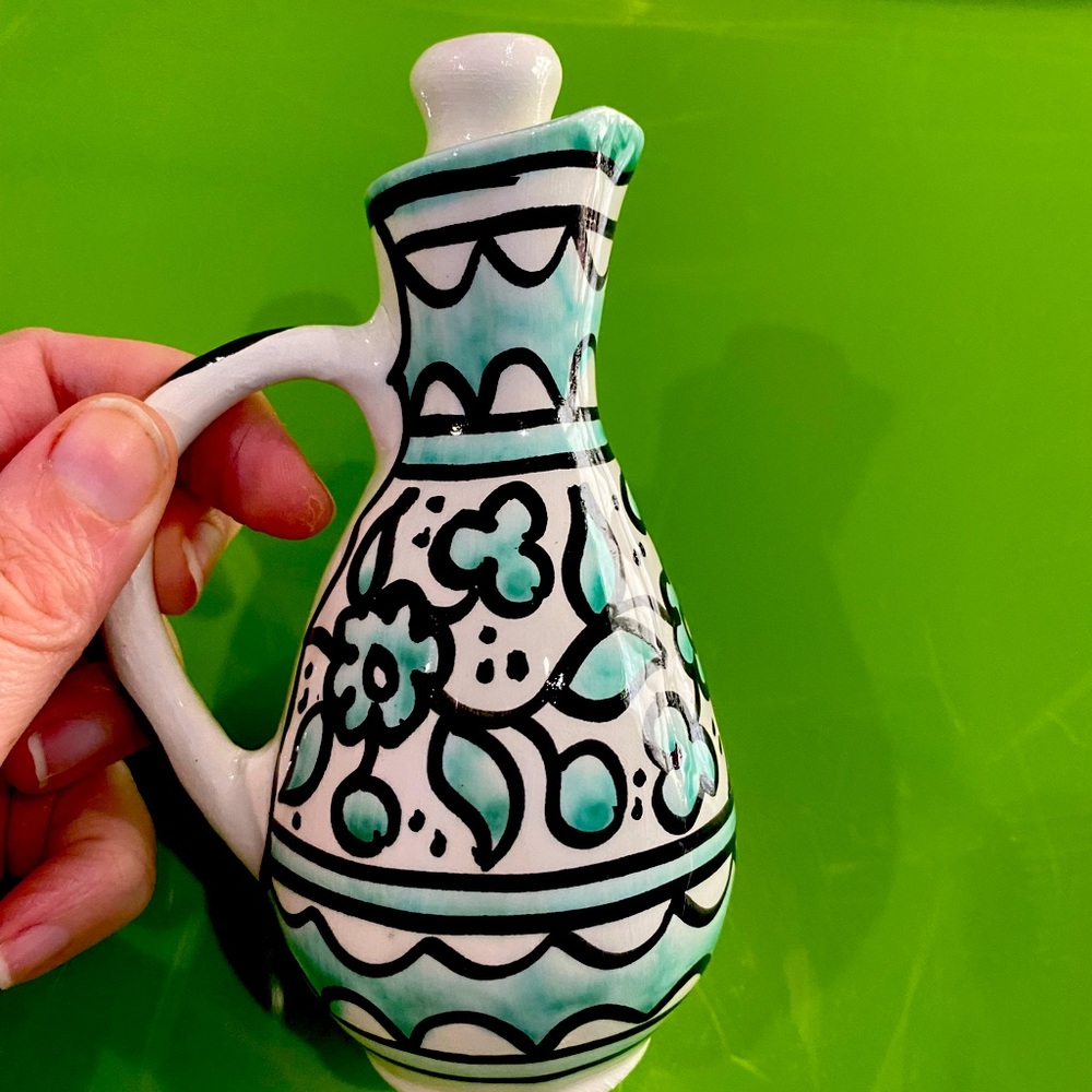 Ceramic oil/handsoap/dishsoap/anything decorative